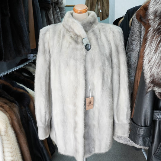 Sapphire Mink Fur Coat SAGA MINK - Genuine Vintage Fur From Japan
