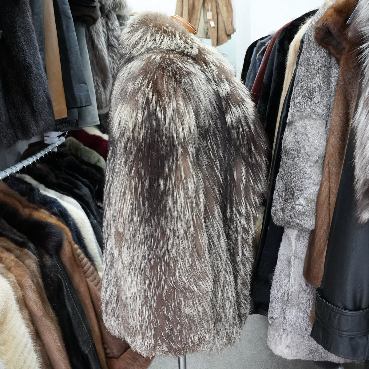 Silver Fox Fur Coat EMBA - Genuine Vintage Fur From Japan