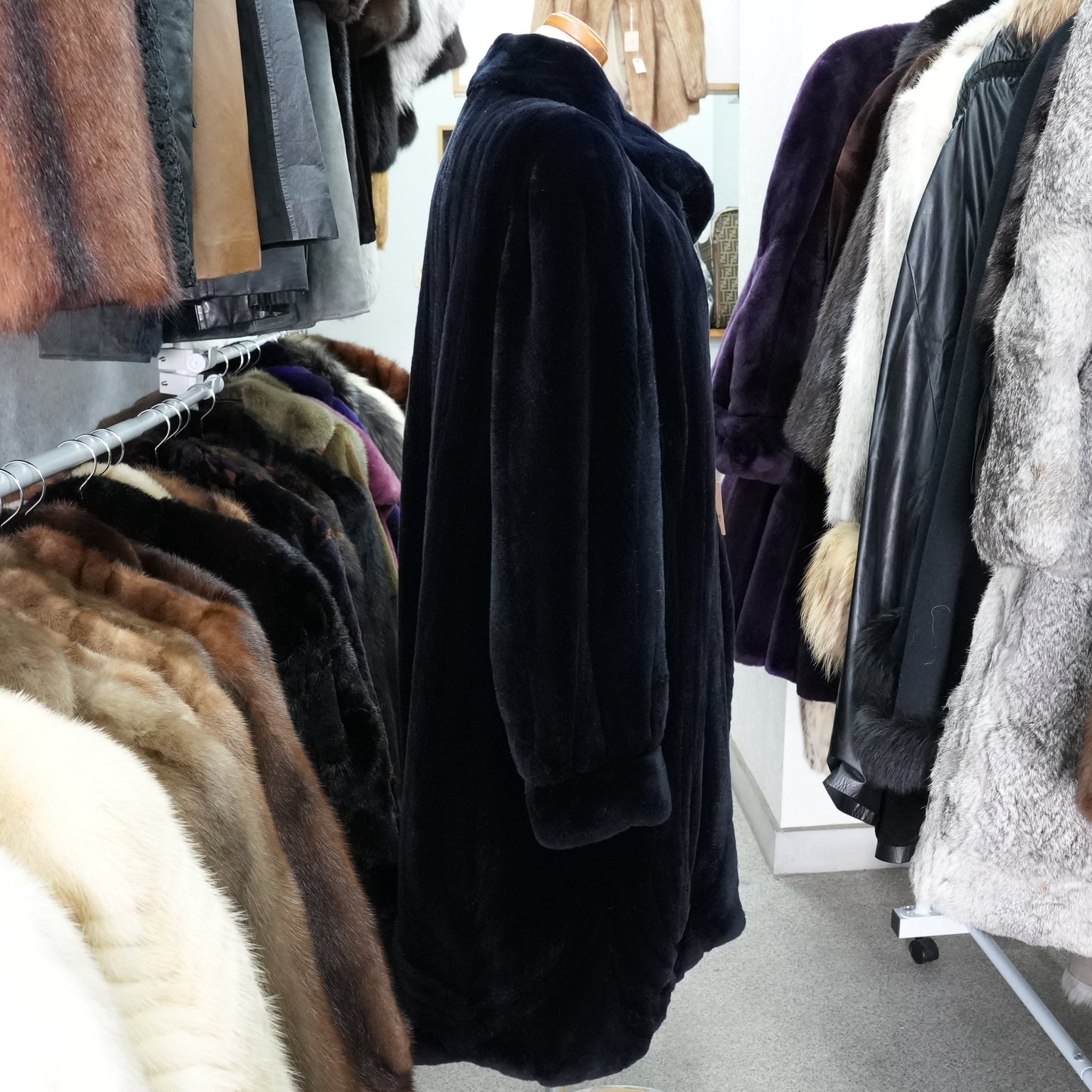 Dark Blue Shaved Mink Hem Pattern SAGA MINK - Genuine Vintage Fur From Japan