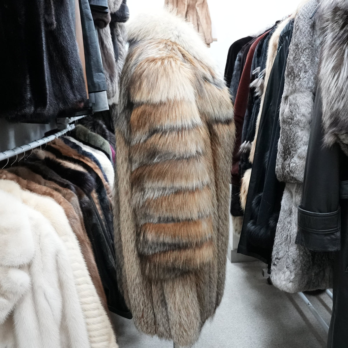 Golden Cross Fox Fur Coat EMBA Soft and Fluffy - Genuine Vintage Fur From Japan