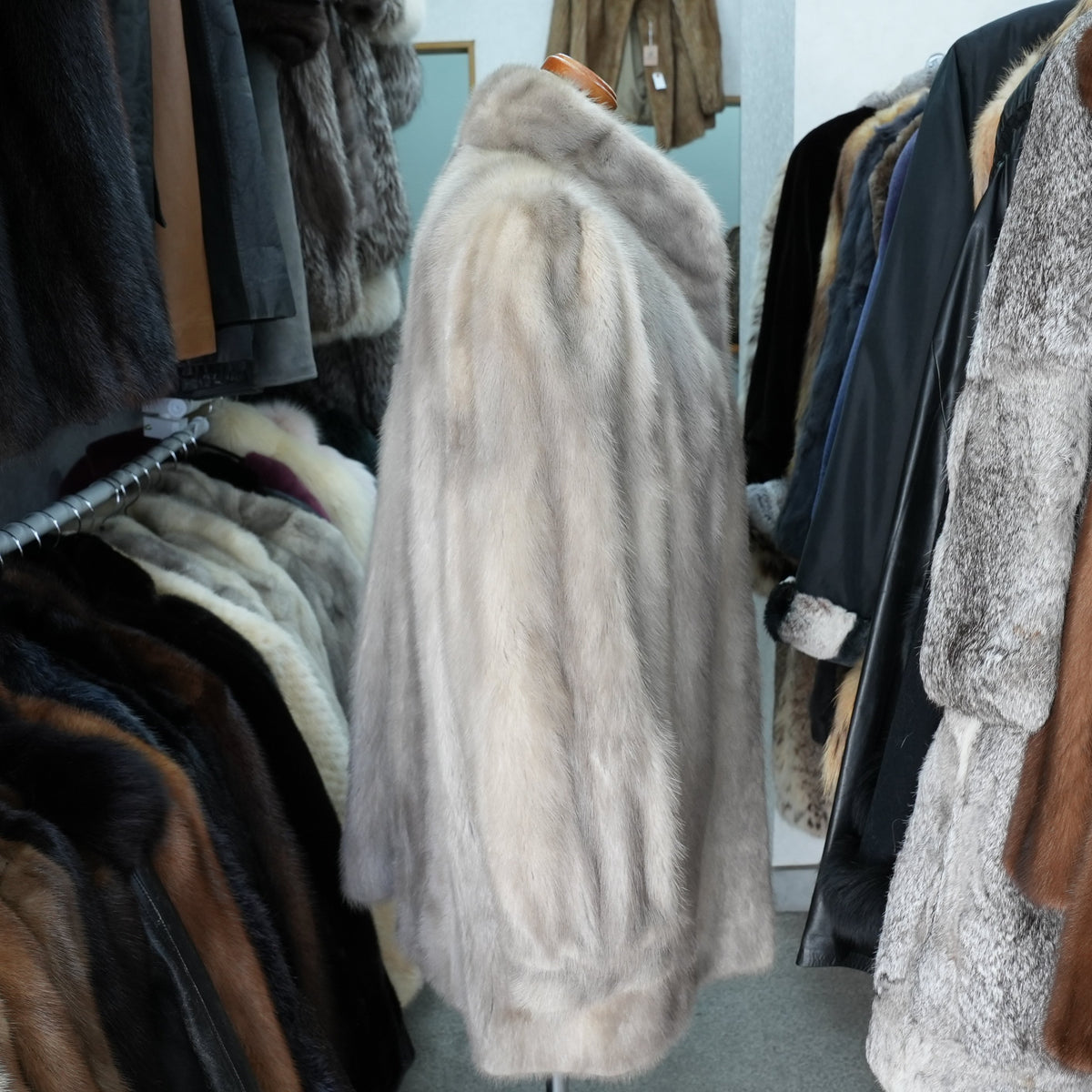 Sapphire Mink Fur Coat Rambulton - Genuine Vintage Fur From Japan