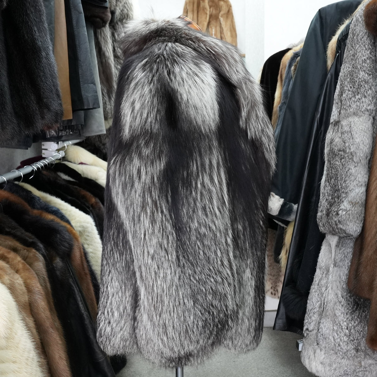 Silver Fox Fur Coat Soft and Fluffy EMBA - Genuine Vintage Fur From Japan