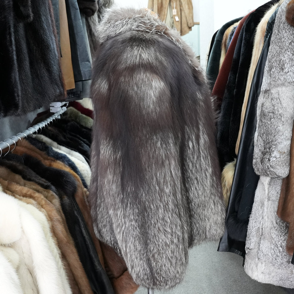 Silver Fox Fur Coat Soft and Fuluffy - Genuine Vintage Fur From Japan