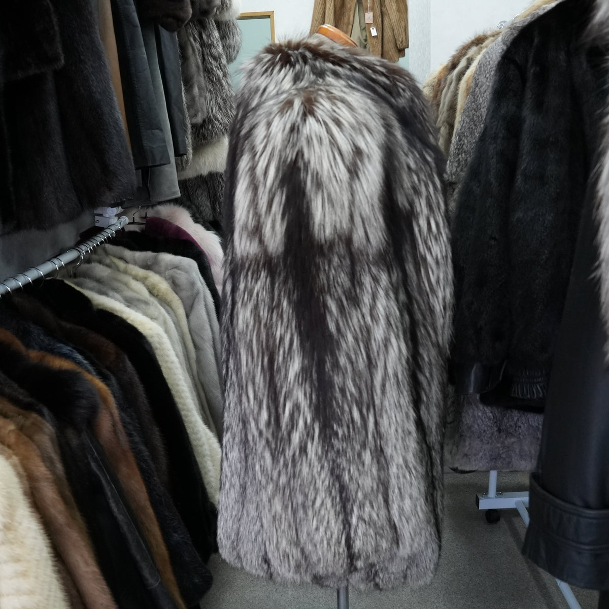 Silver Fox Fur Coat Very Soft and Fluffy - Genuine Vintage Fur From Japan