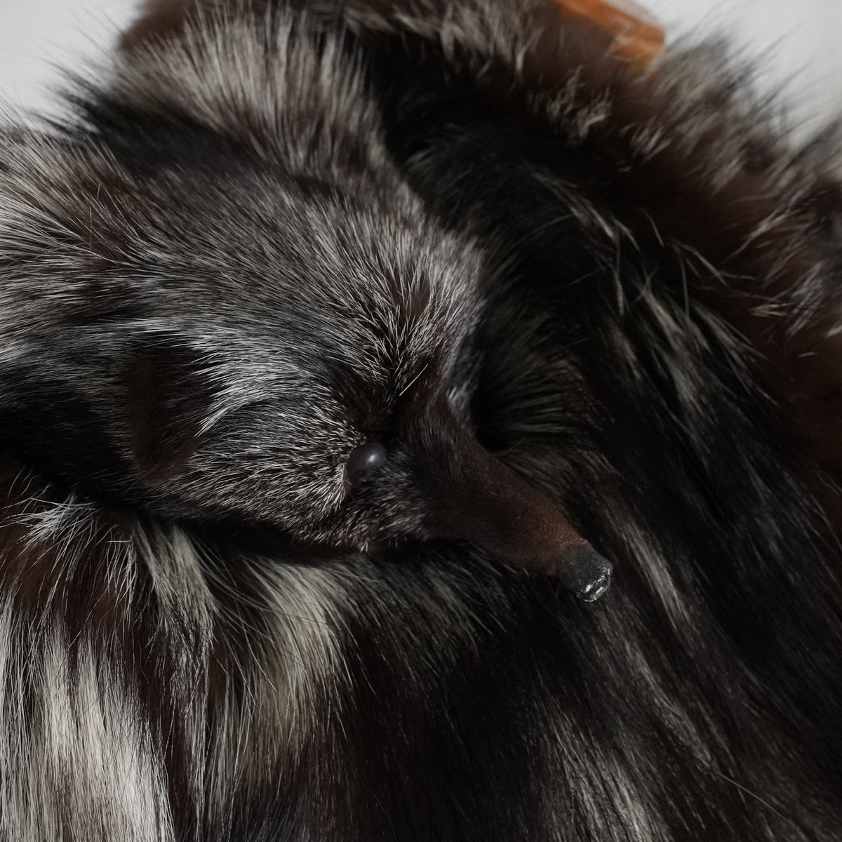 SAGA FOX Silver Fox Fur Coat Soft and Fluffy - Genuine Vintage Fur From Japan
