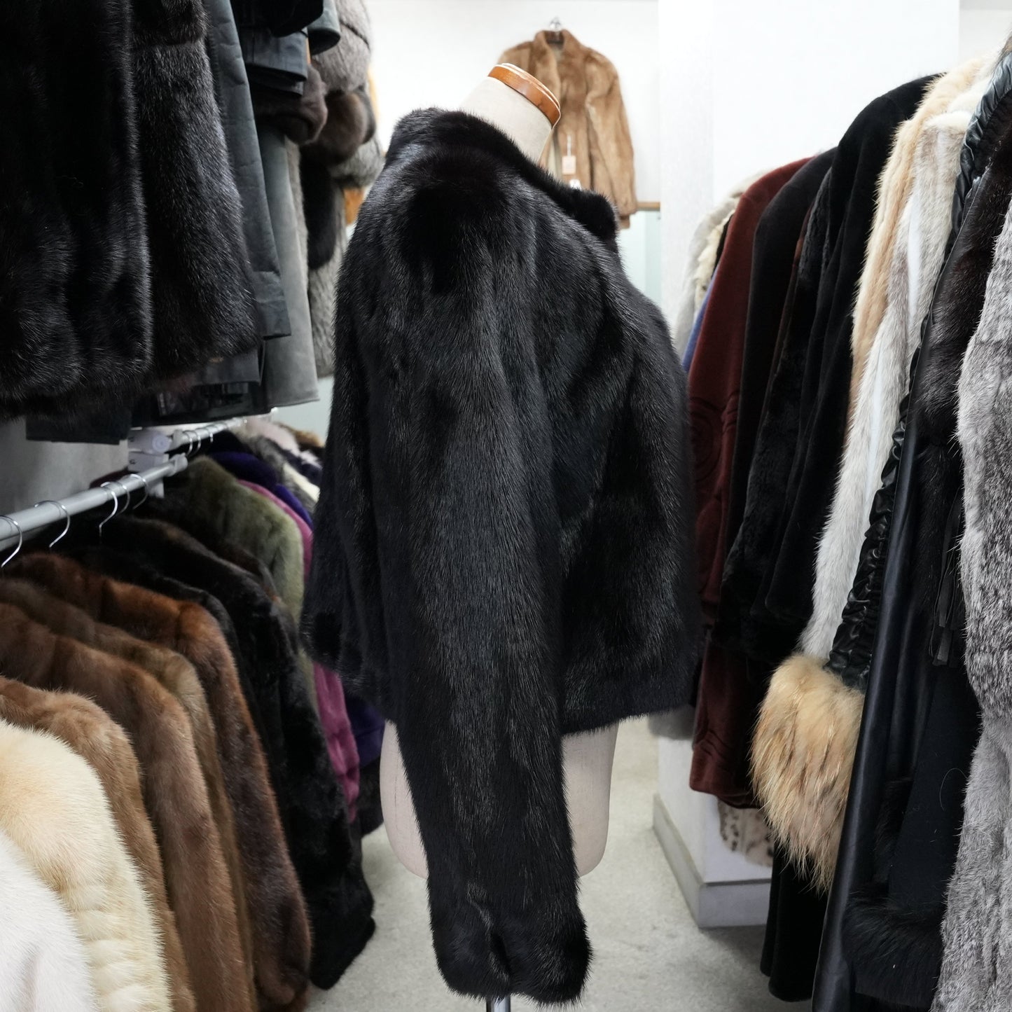 SAGA MINK cropd Jacket - Genuine Vintage Fur From Japan