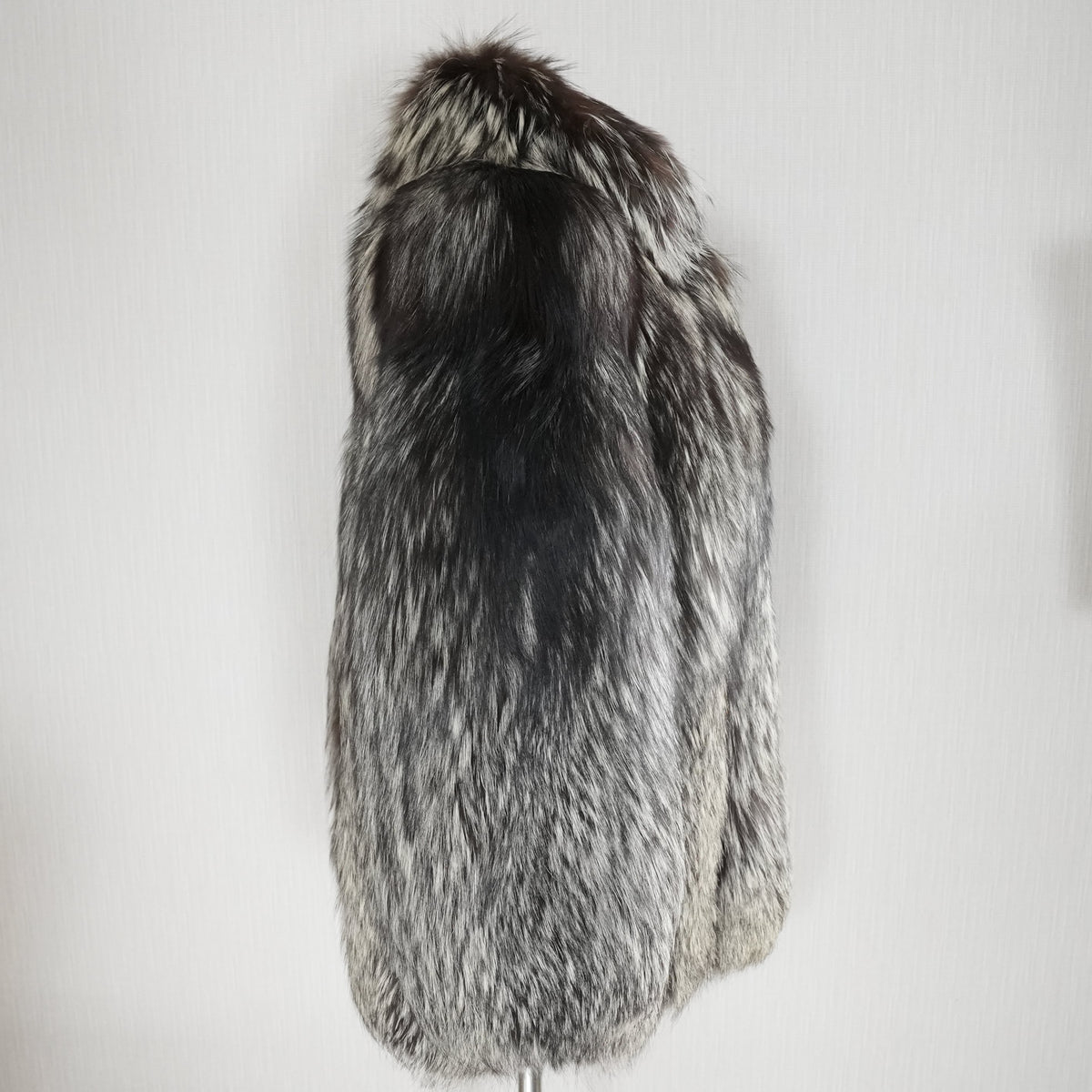 Silver Fox Fur Coat - Genuine Vintage Fur From Japan