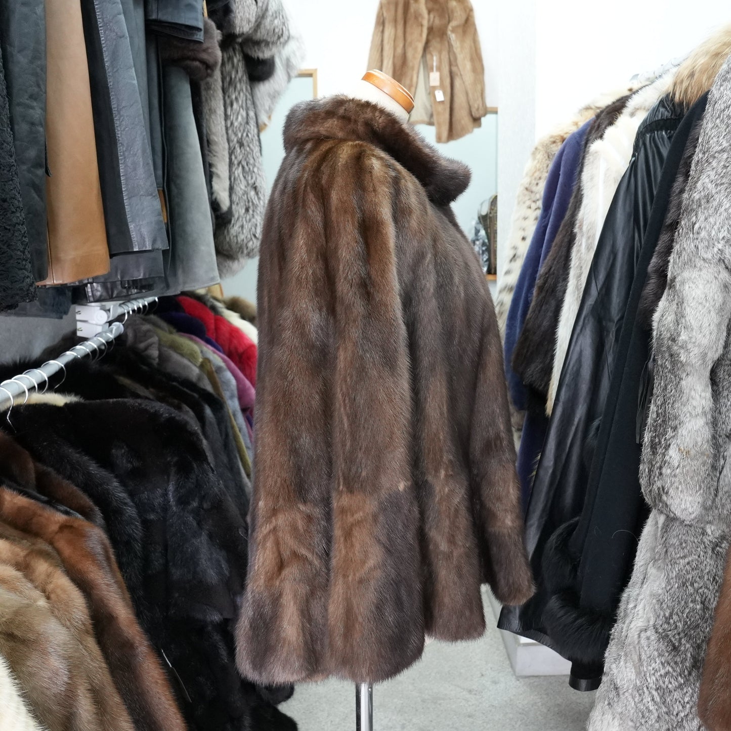 SAGA ROYAL MINK Design Cape - Genuine Vintage Fur From Japan
