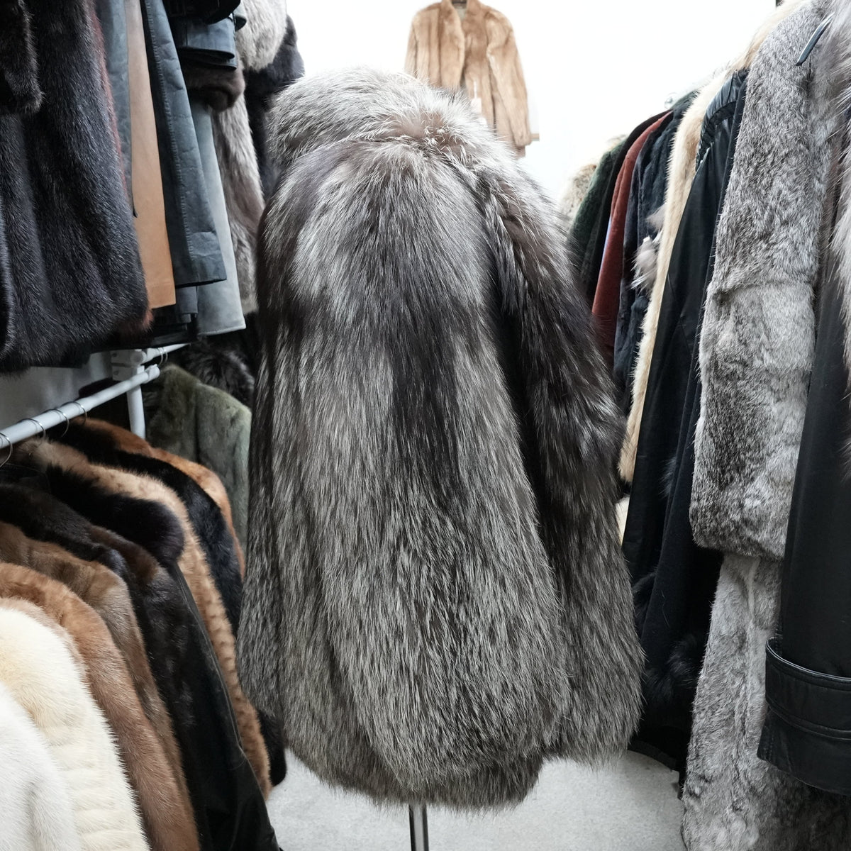 Silver Fox Coat EMBA - Genuine Vintage Fur From Japan