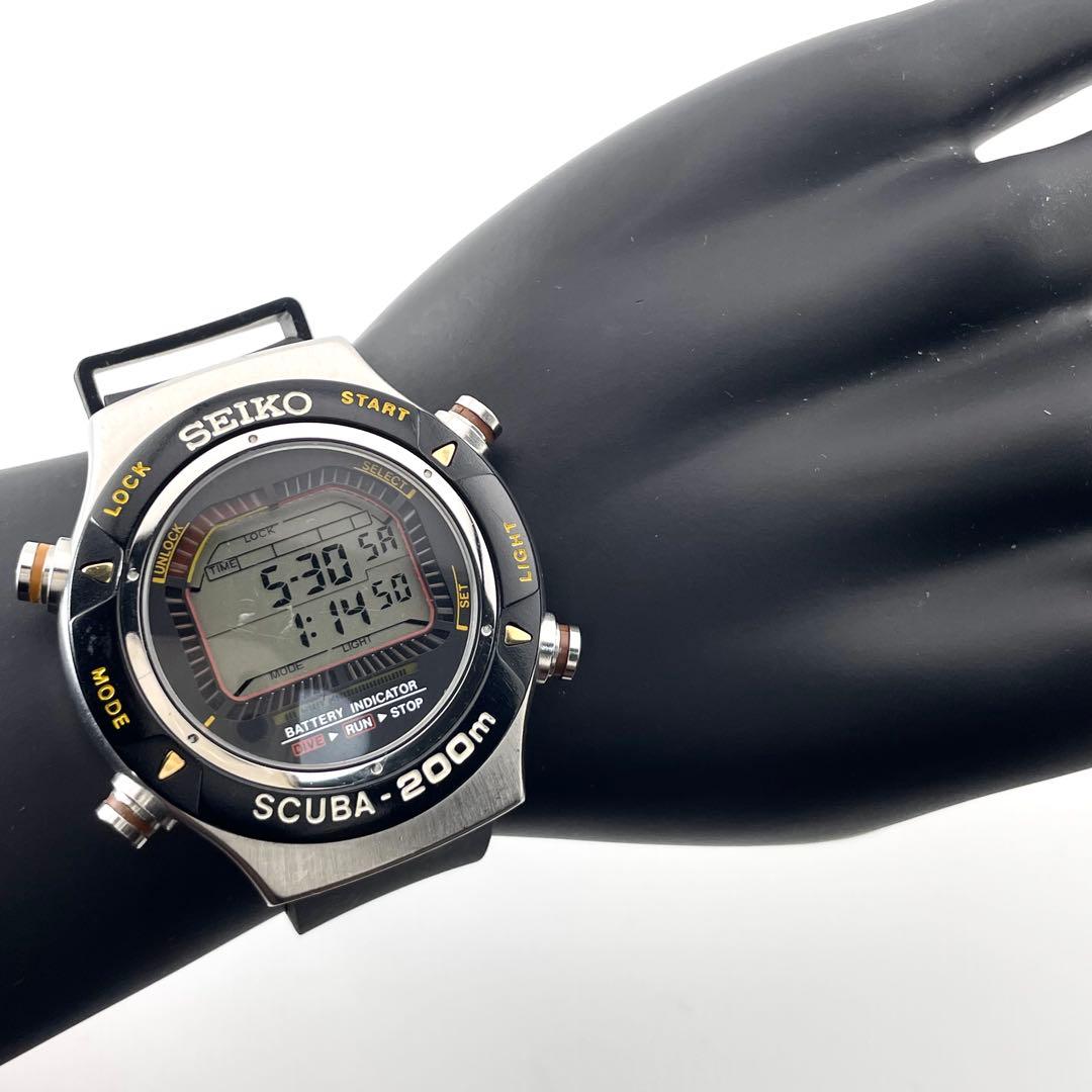 SEIKO S800-0010 ダイバーズウォッチ — クォーツ、シルバーブラック、メンズ
