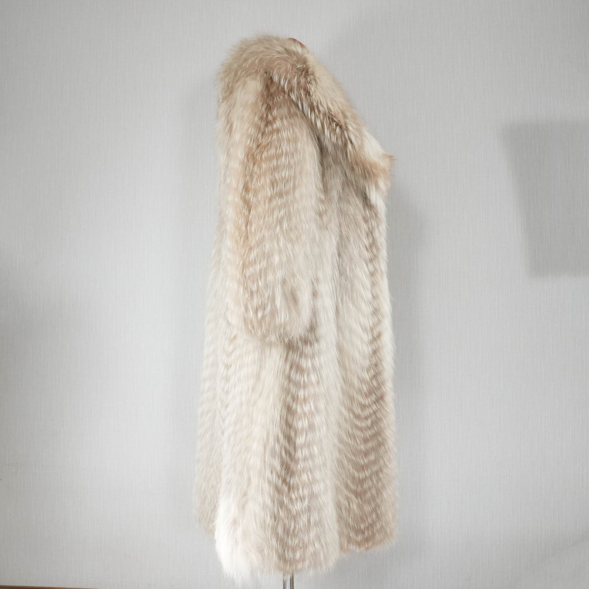 Light Beige Dyed Fox Fur Long Coat EMBA - Genuine Vintage Fur From Japan