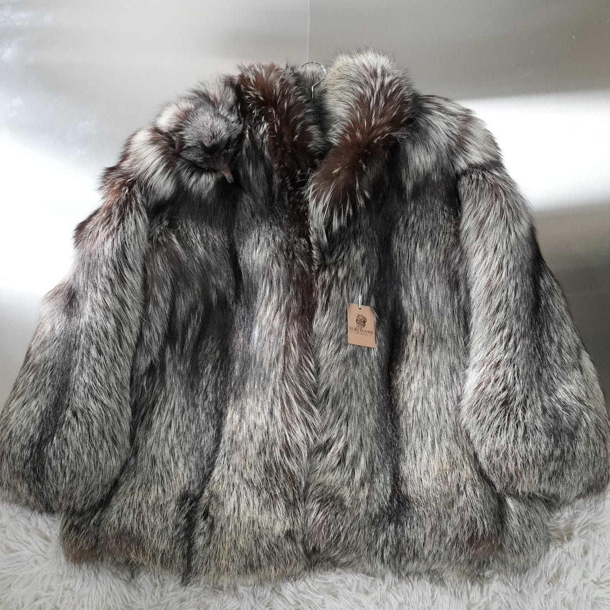 SAGA FOX Silver Fox Fur Coat Soft and Fluffy - Genuine Vintage Fur From Japan
