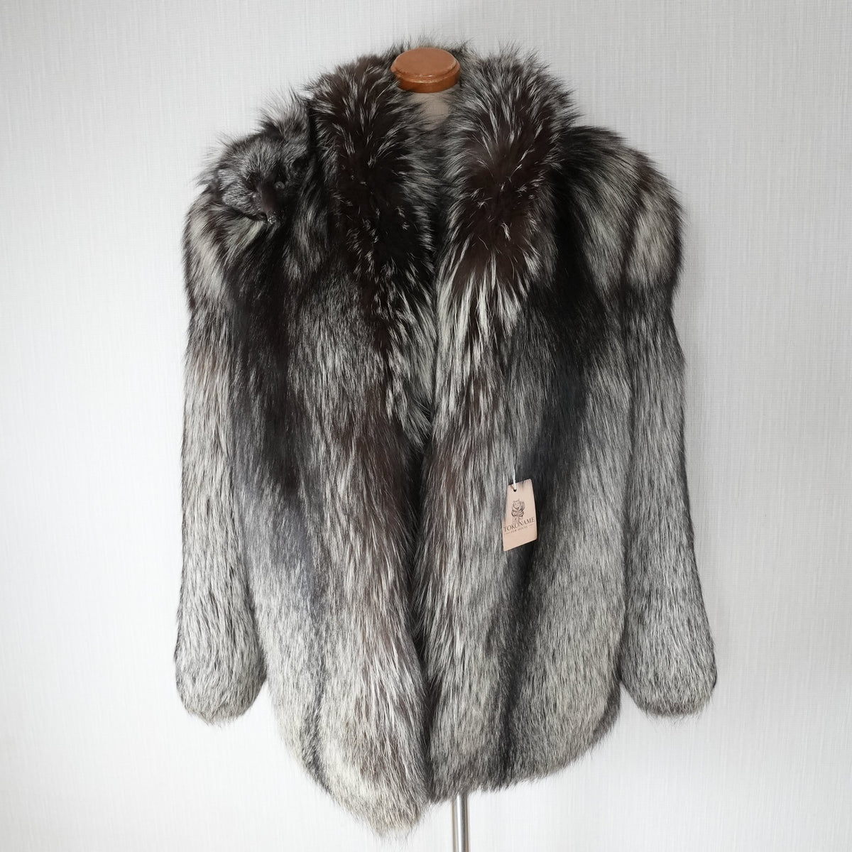 SAGA FOX Silver Fox Fur Coat Soft and Fluffy - Genuine Vintage Fur From Japan