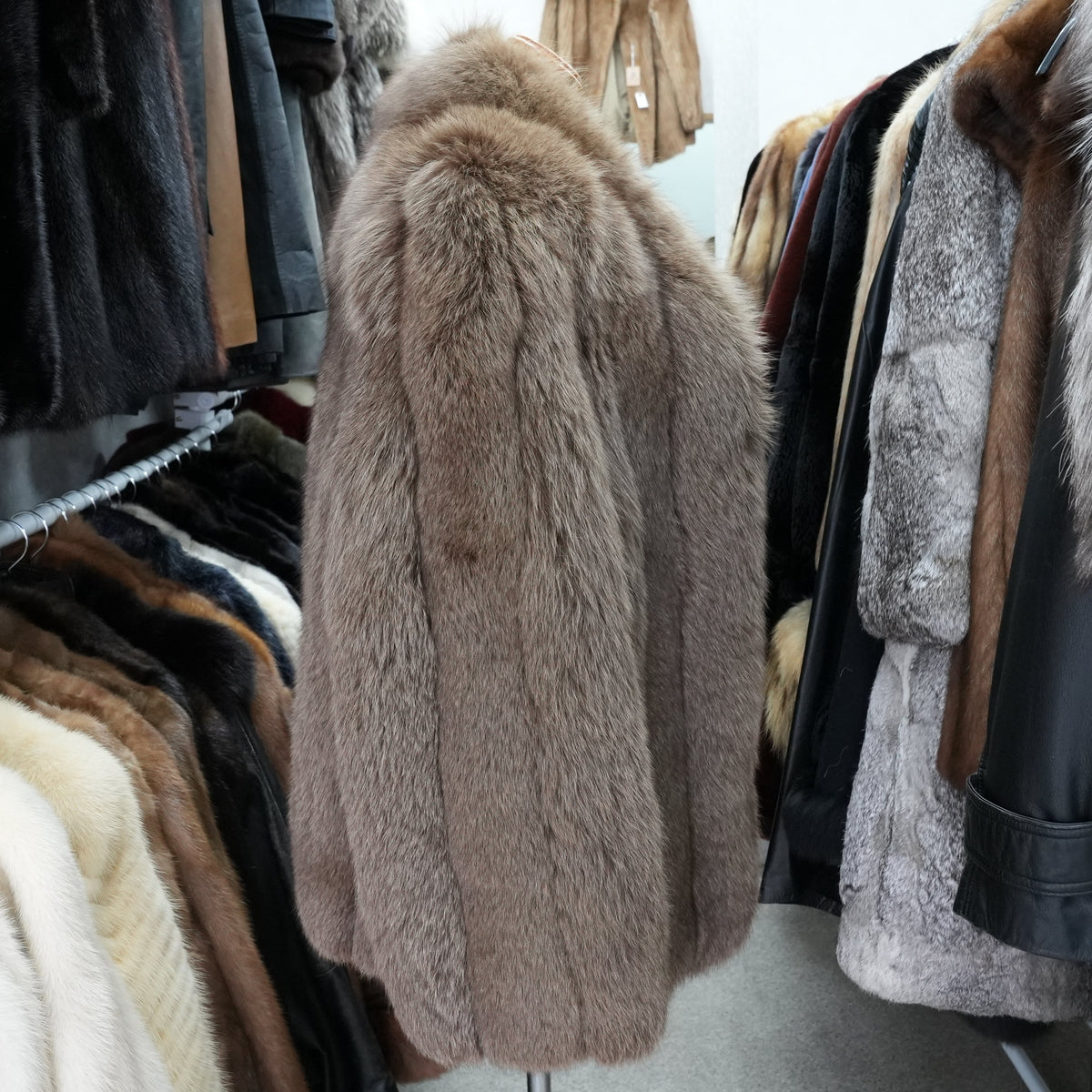 Brown Dyed SAGA FOX Fur Coat Soft and Fluffy - Genuine Vintage Fur From Japan