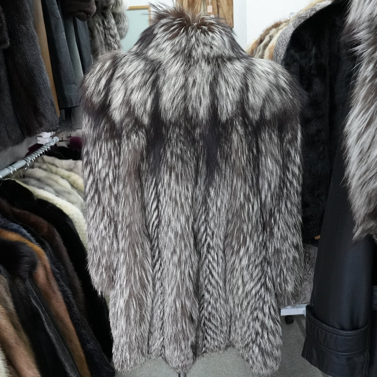 Nordic Silver Fox Fur Coat EMBA - Genuine Vintage Fur From Japan