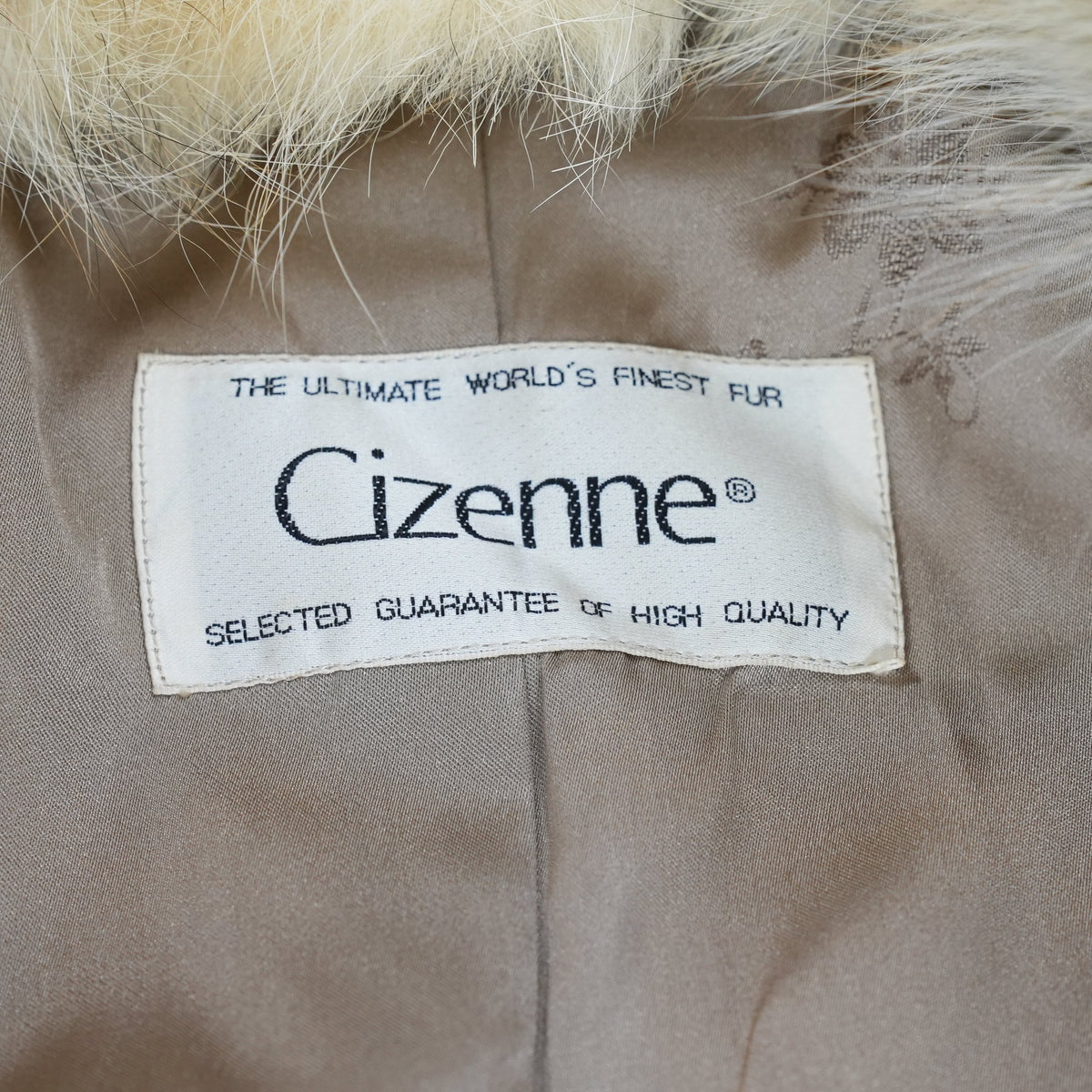 Golden Island Fox Fur Coat Soft and Fluffy SAGA FOX - Genuine Vintage Fur From Japan