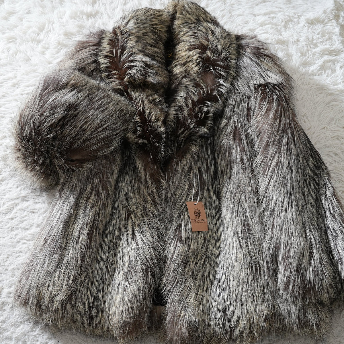 Silver Fox Fur Coat SAGA FOX - Genuine Vintage Fur From Japan