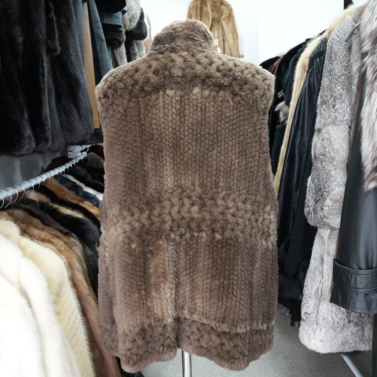 Yarn Nutria Fur Vest - Genuine Vintage Fur From Japan