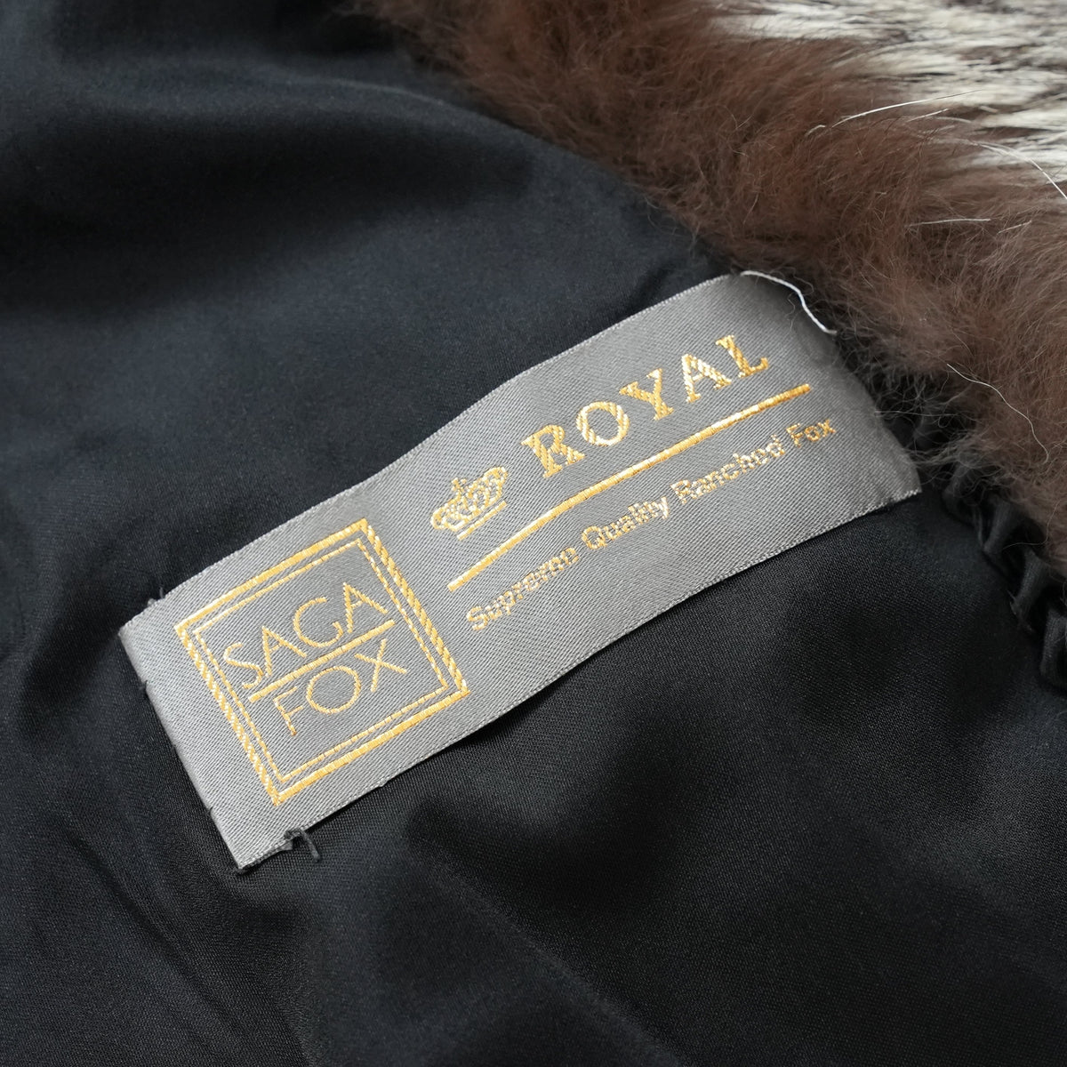 SAGA ROYAL Fox Fur Semi Long Coat Silver Fox Soft and Fluffy - Genuine Vintage Fur From Japan
