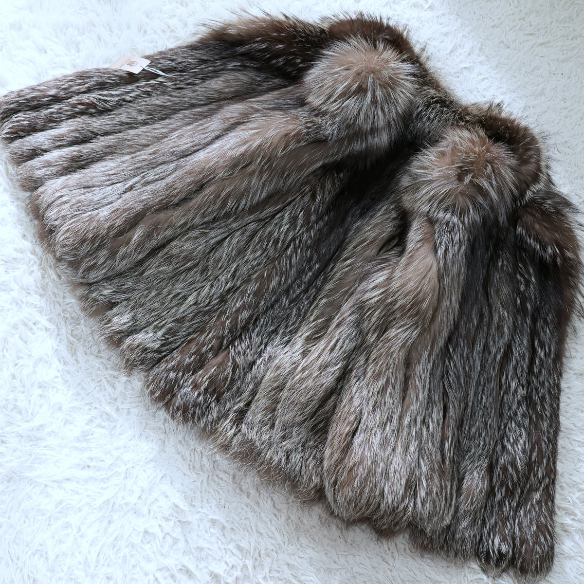 Silver Fox Fur Coat SAGA FOX - Genuine Vintage Fur From Japan