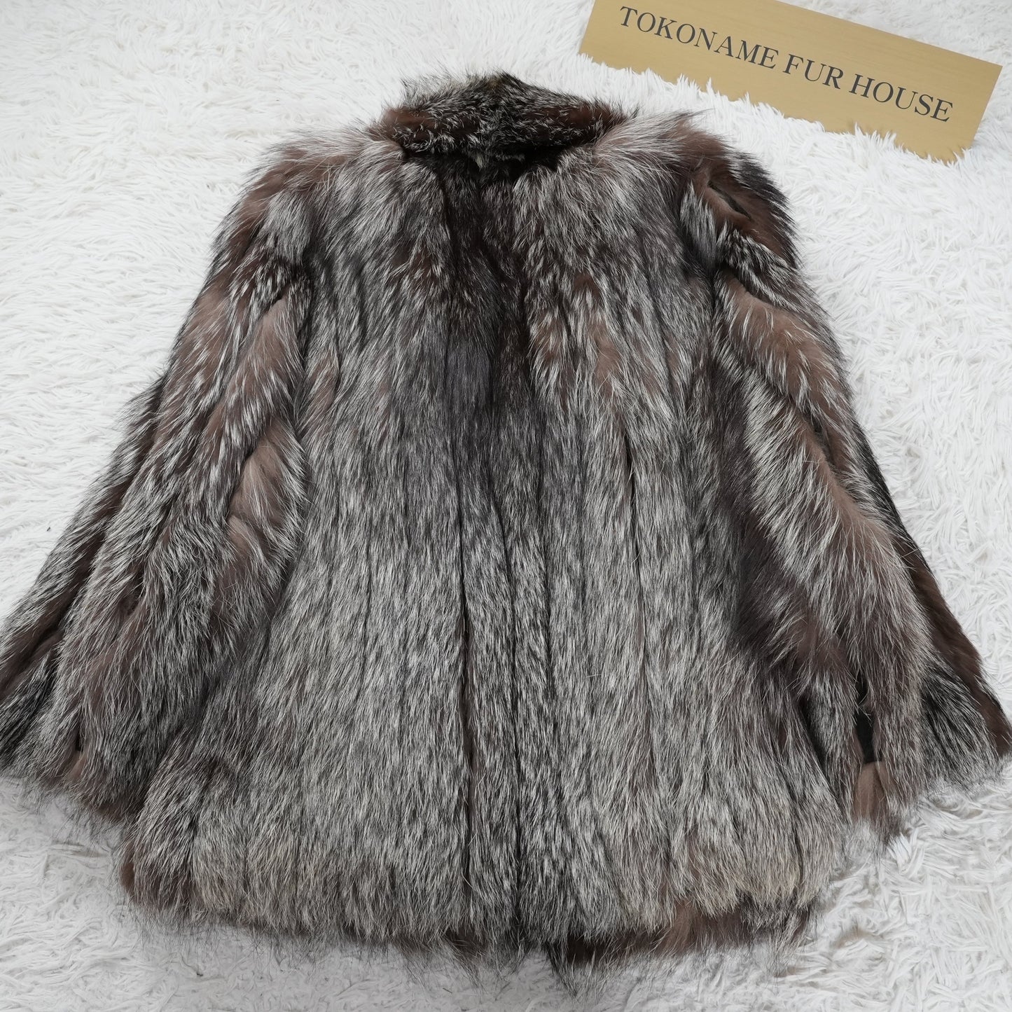 Silver Fox Fur Coat SAGA FOX - Genuine Vintage Fur From Japan