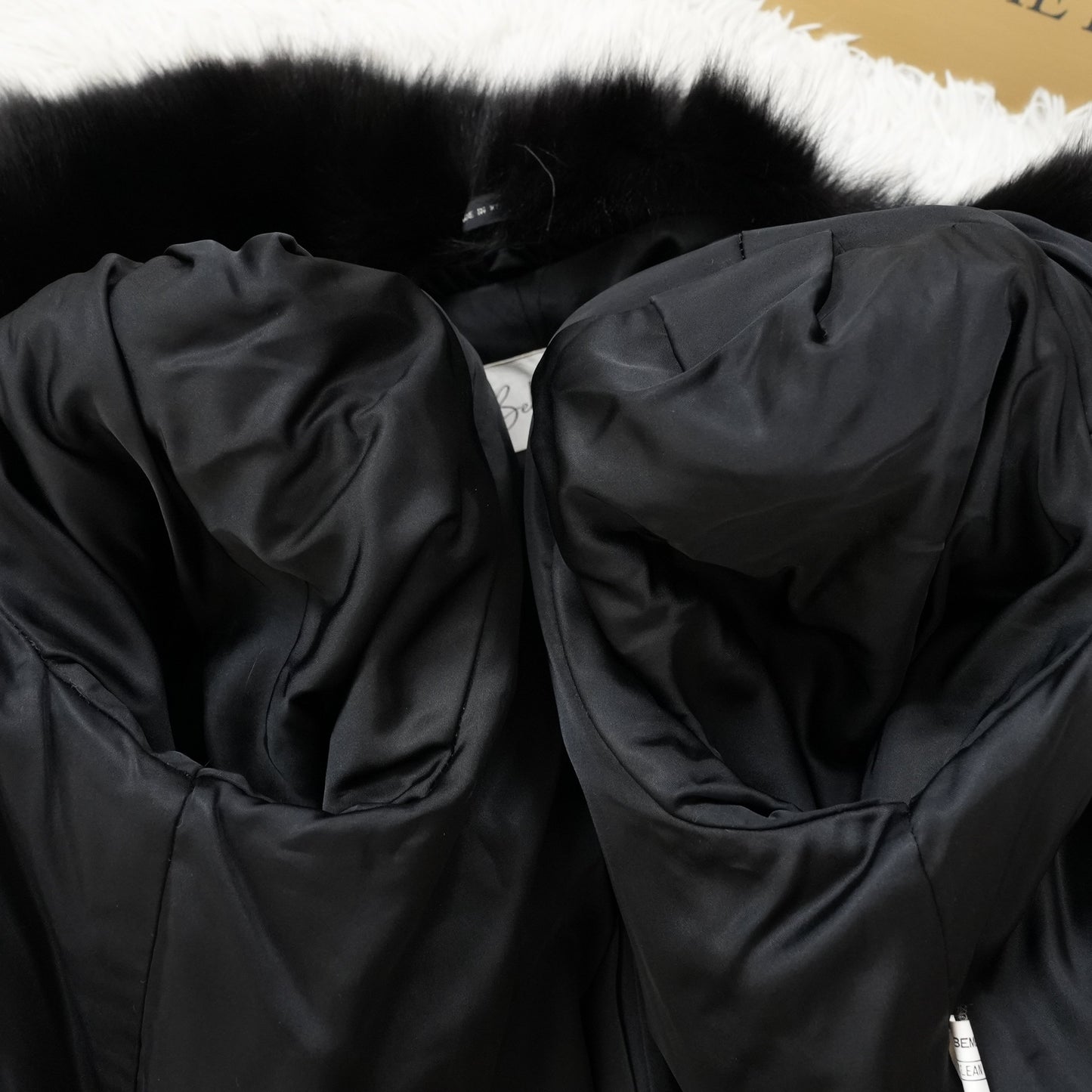 ROYAL SAGA FOX Black dyed Fur Coat - Genuine Vintage Fur From Japan