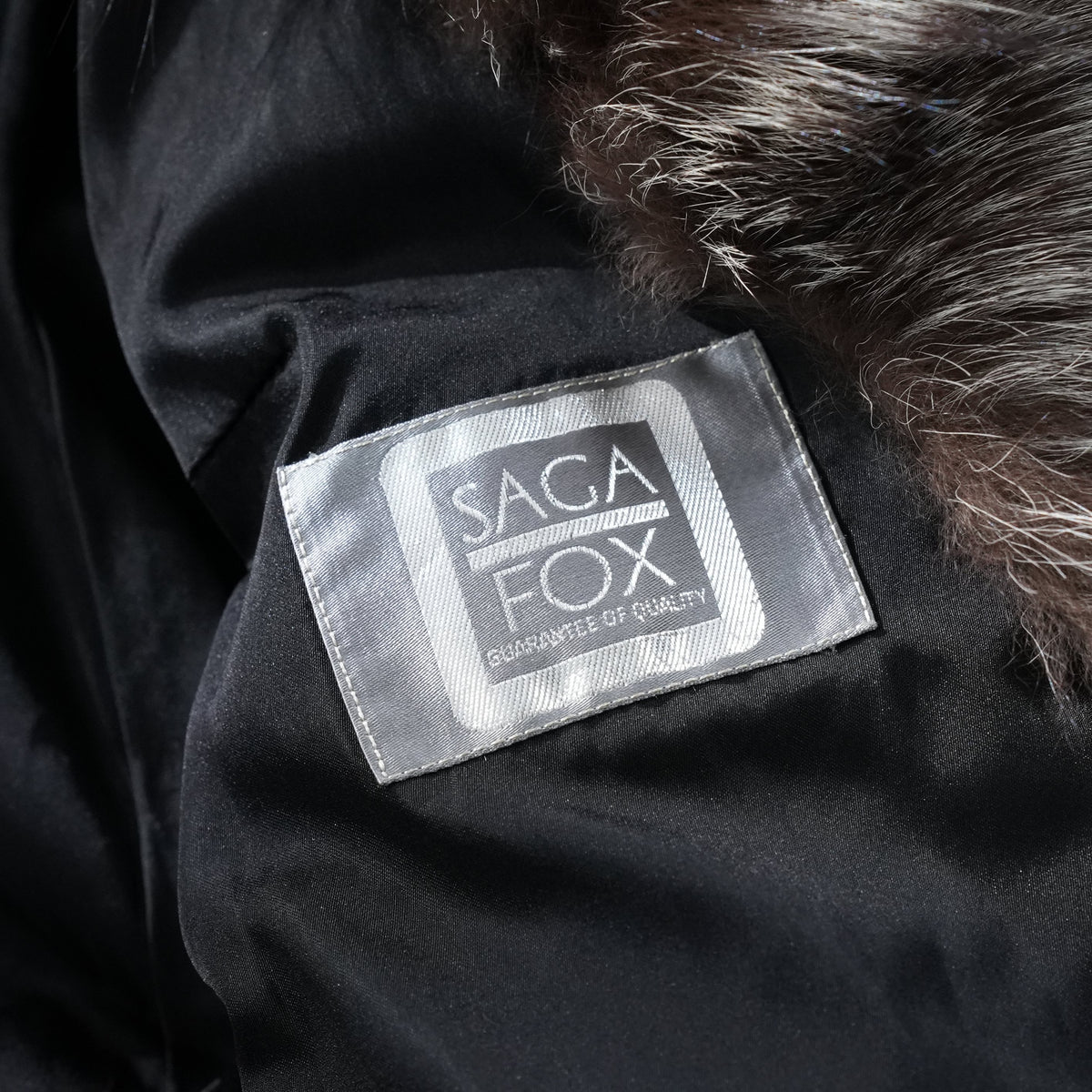 SAGA FOX Silver Fox Fur Coat Soft and Fluffy - Genuine Vintage Fur From Japan