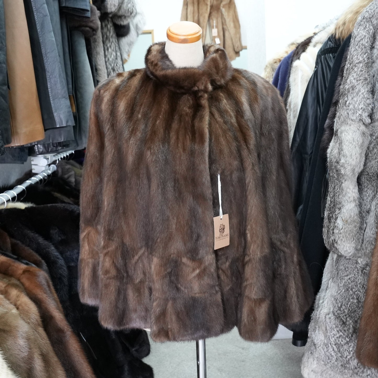 SAGA ROYAL MINK Design Cape - Genuine Vintage Fur From Japan