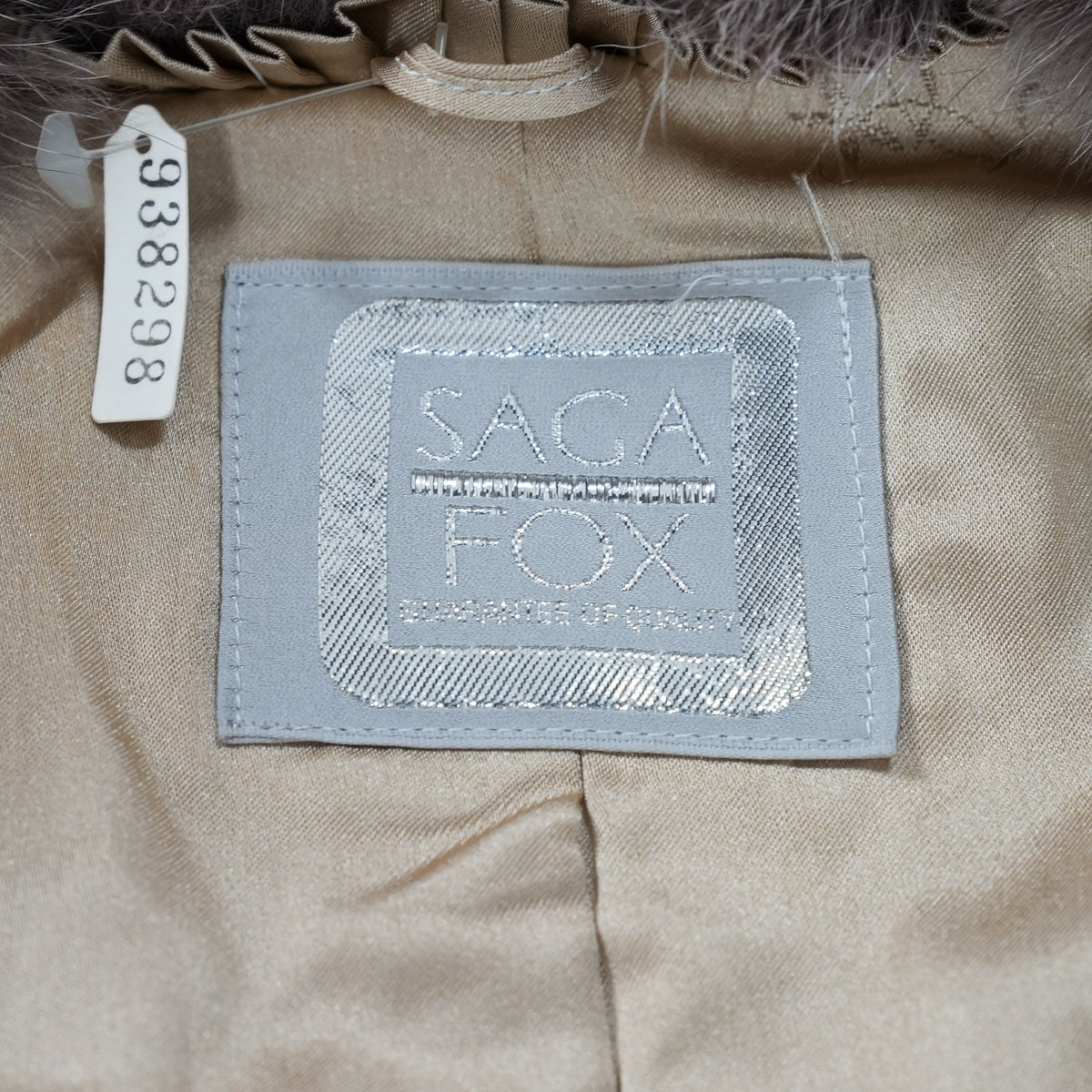 Muted Plum Gray Dyed SAGA FOX Coat Soft and Fluffy - Genuine Vintage Fur From Japan