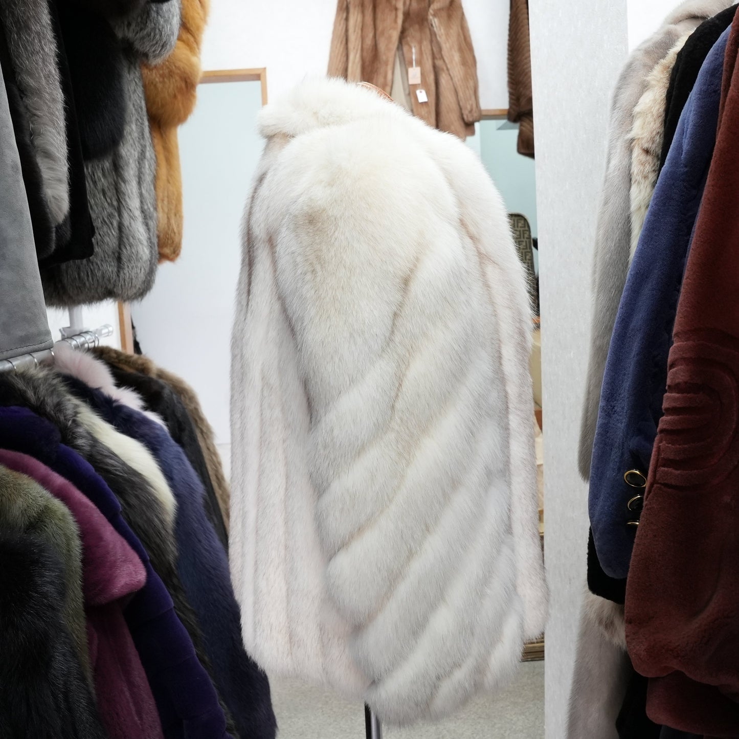 Nordic Fox Fur Coat SAGA FOX - Genuine Vintage Fur From Japan