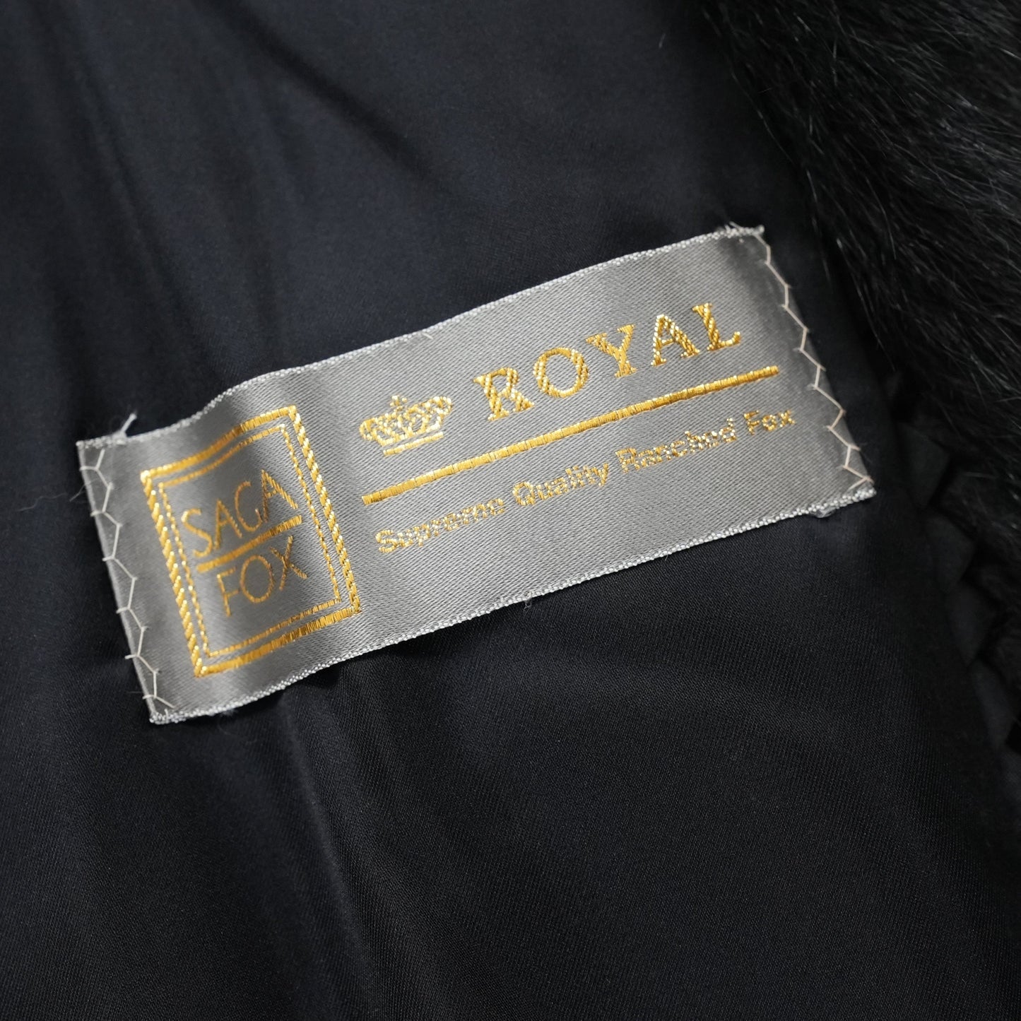 SAGA ROYAL FOX Black Dyed Coat - Genuine Vintage Fur From Japan