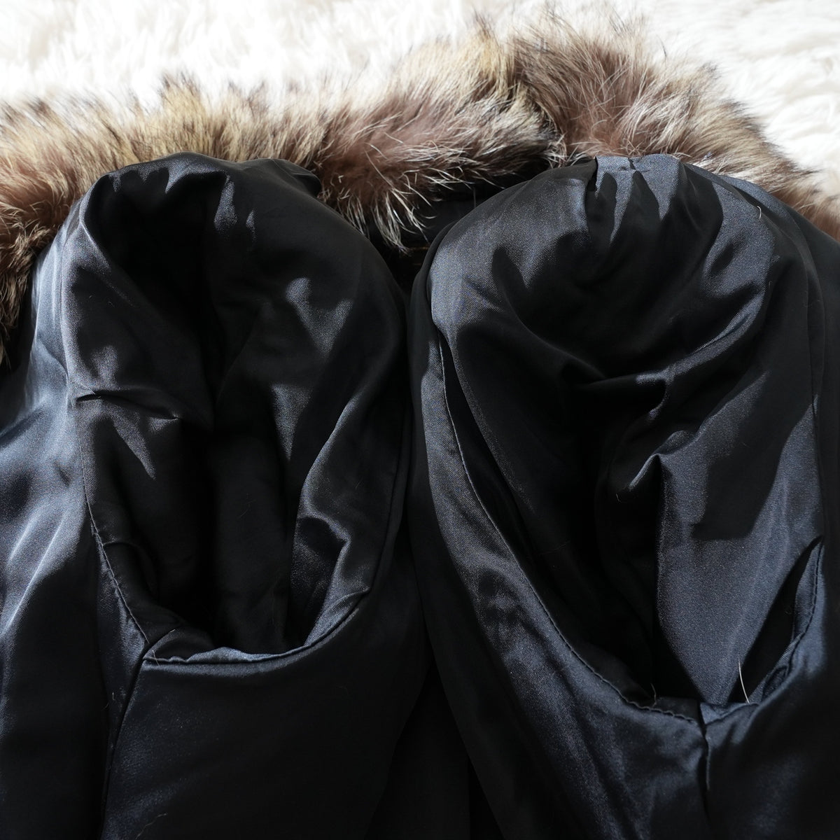 Silver Fox Fur Coat SAGA FOX - Genuine Vintage Fur From Japan
