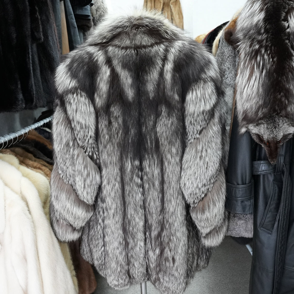 SAGA ROYAL Fox Fur Semi Long Coat Silver Fox Soft and Fluffy - Genuine Vintage Fur From Japan