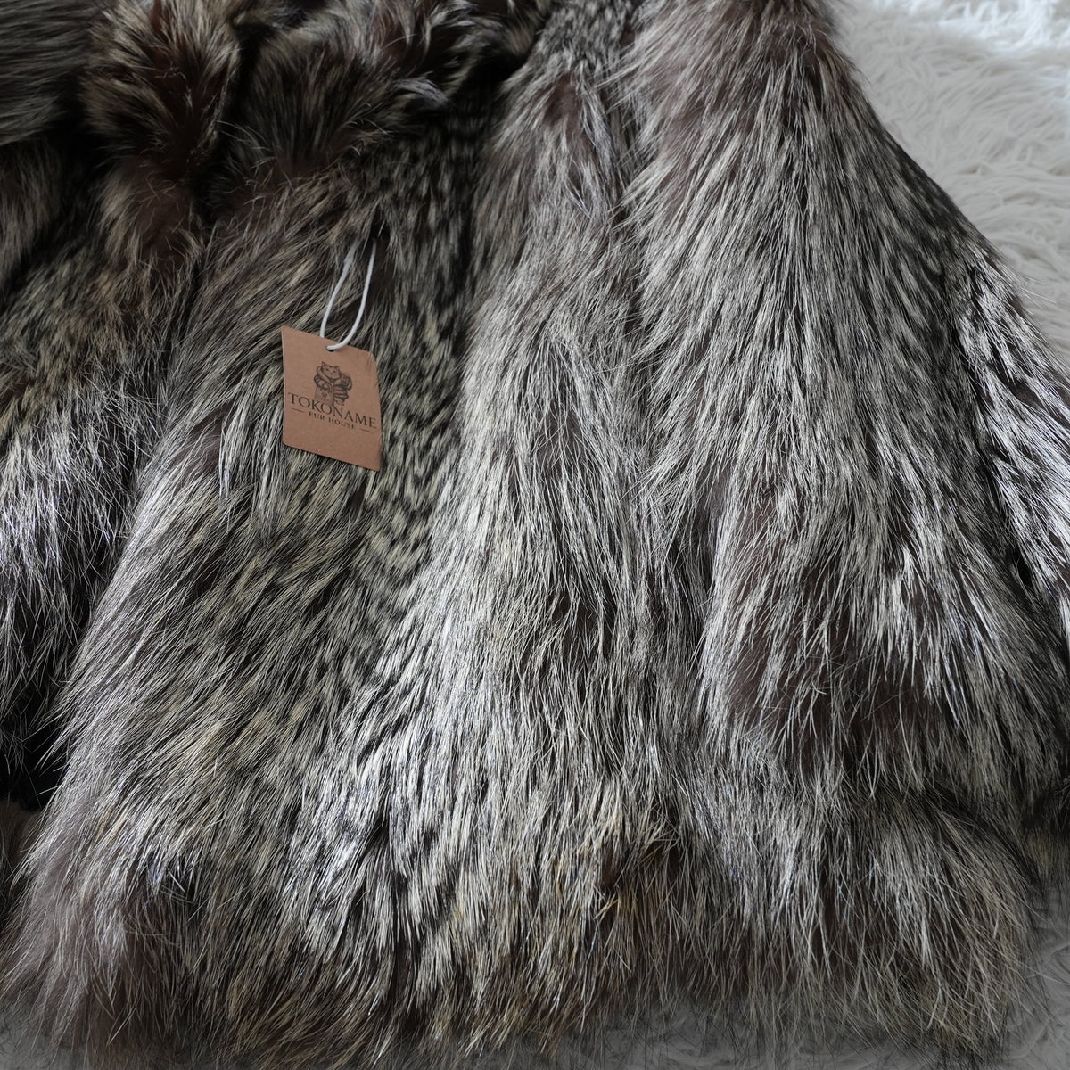 Silver Fox Fur Coat SAGA FOX - Genuine Vintage Fur From Japan