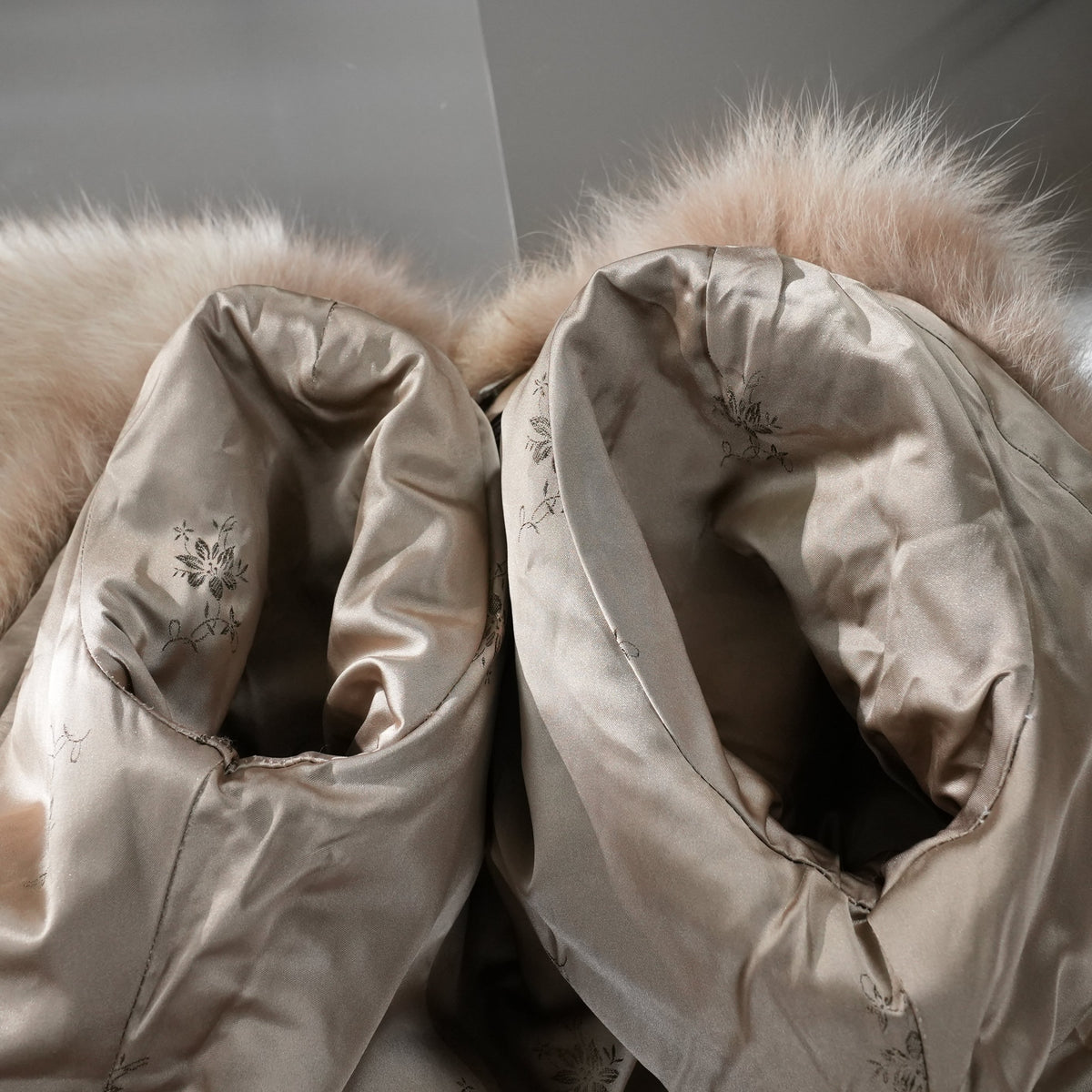 Light Beige Dyed Fox Fur Long Coat EMBA - Genuine Vintage Fur From Japan
