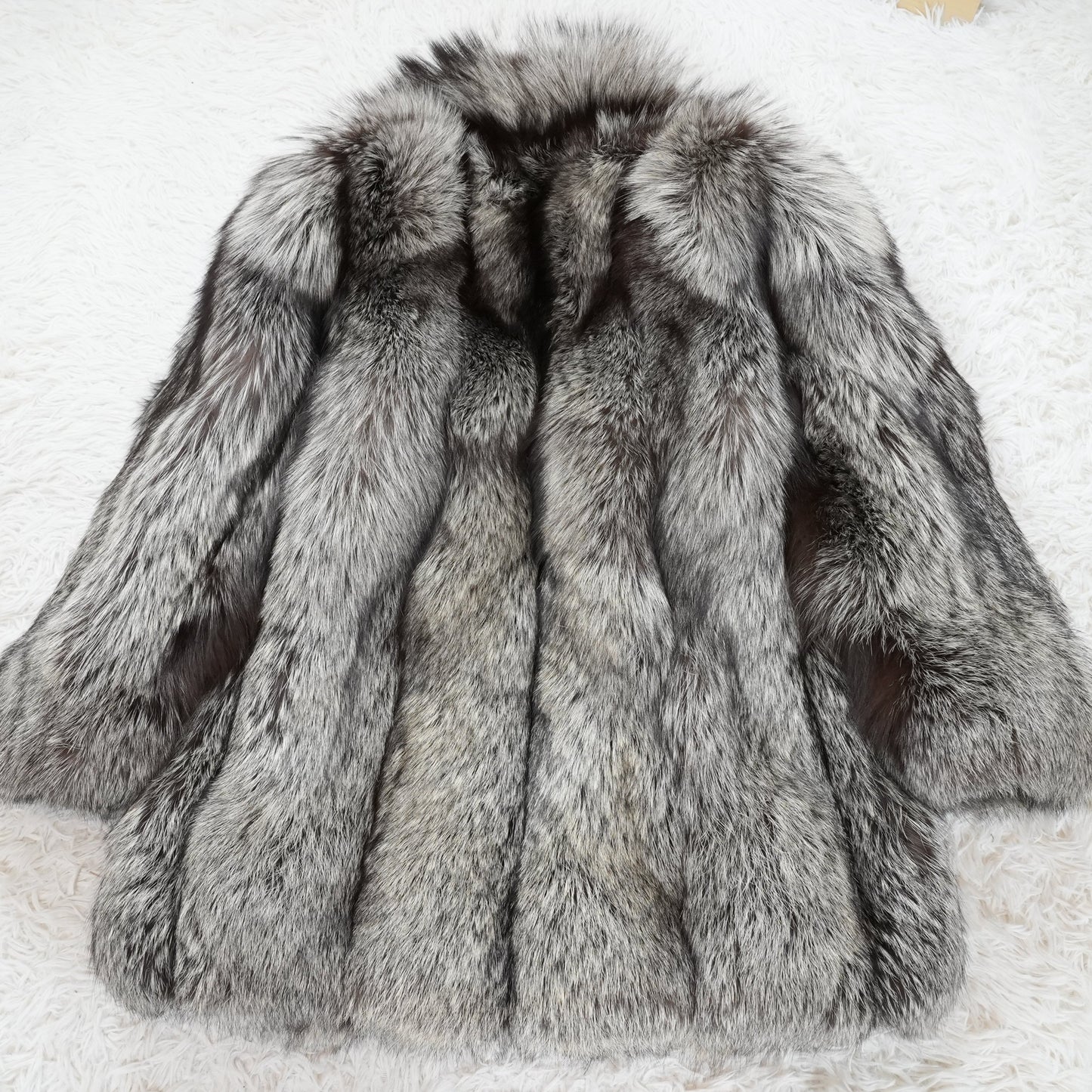 SAGA ROYAL FOX Silver Fox Coat - Genuine Vintage Fur From Japan
