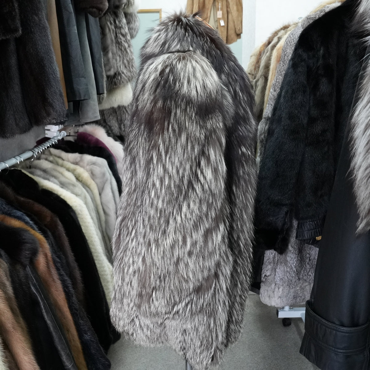 Nordic Silver Fox Fur Coat EMBA - Genuine Vintage Fur From Japan