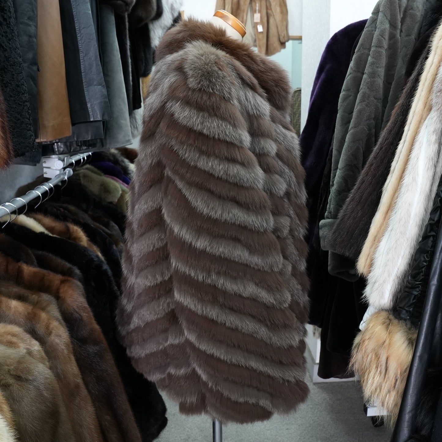 Two tone Dyed  Fox Fur Coat SAGA FOX - Genuine Vintage Fur From Japan
