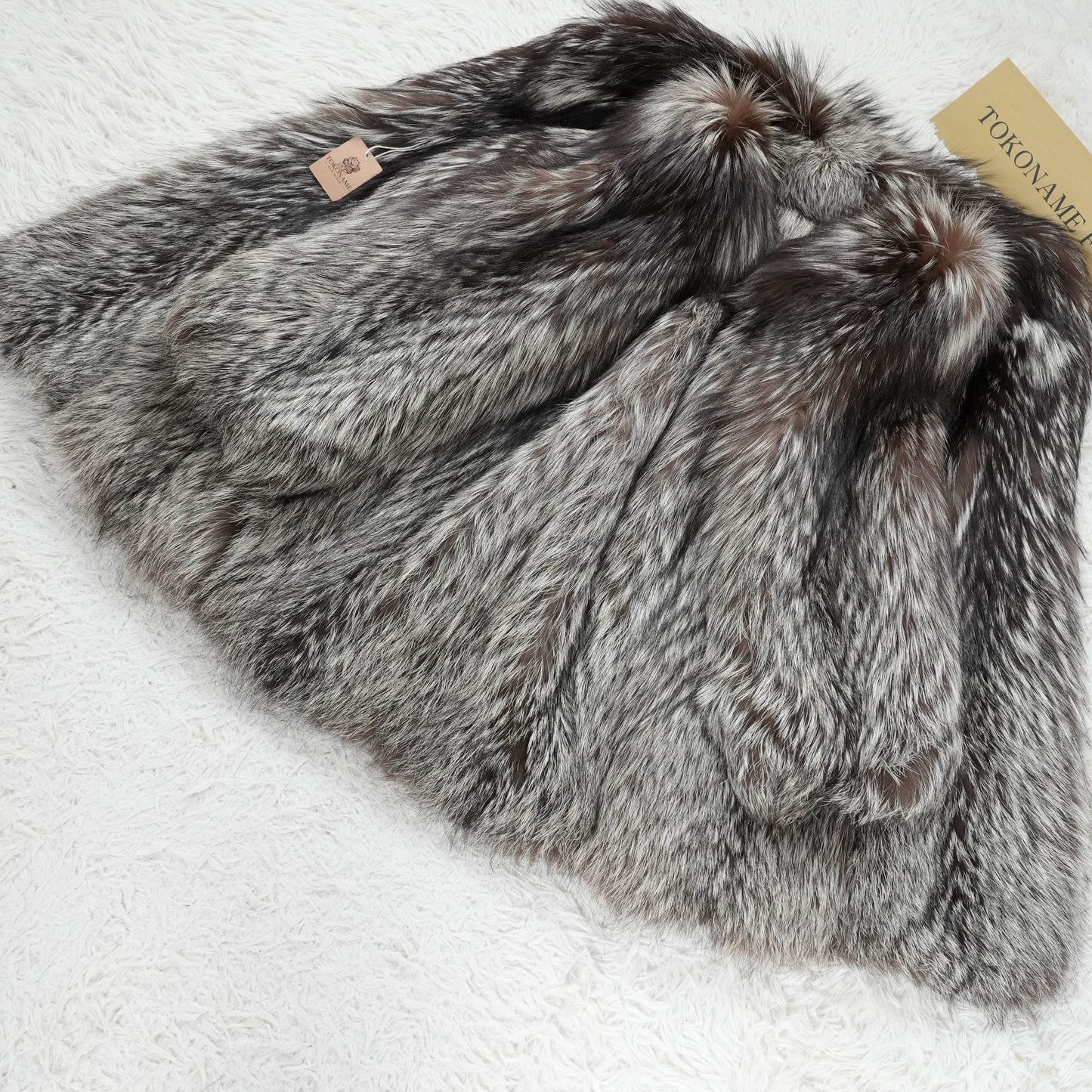 Silver Fox Fur Coat Soft & Fluffy SAGA FOX - Genuine Vintage Fur From Japan