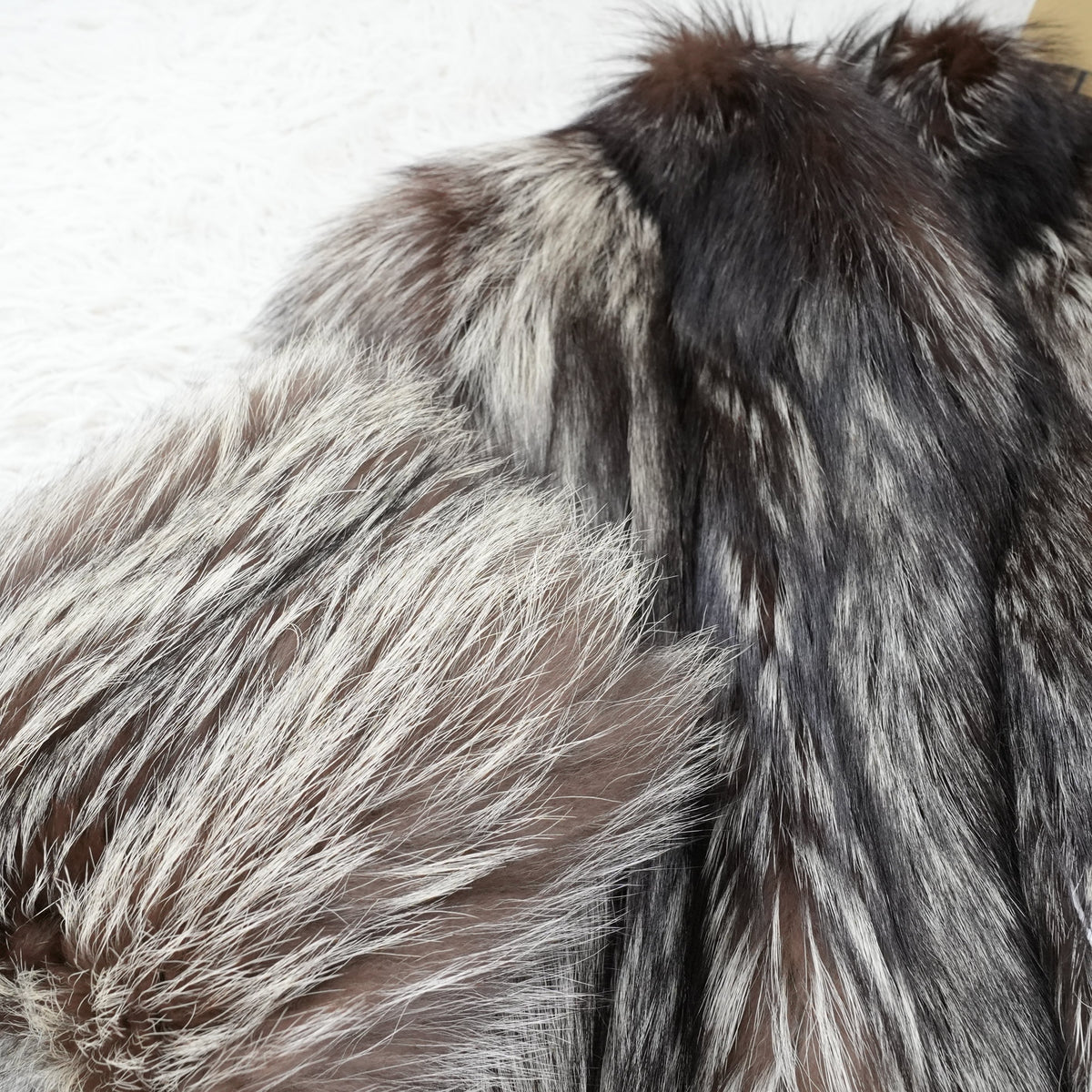 Silver Fox Long Coat SAGA FOX - Genuine Vintage Fur From Japan