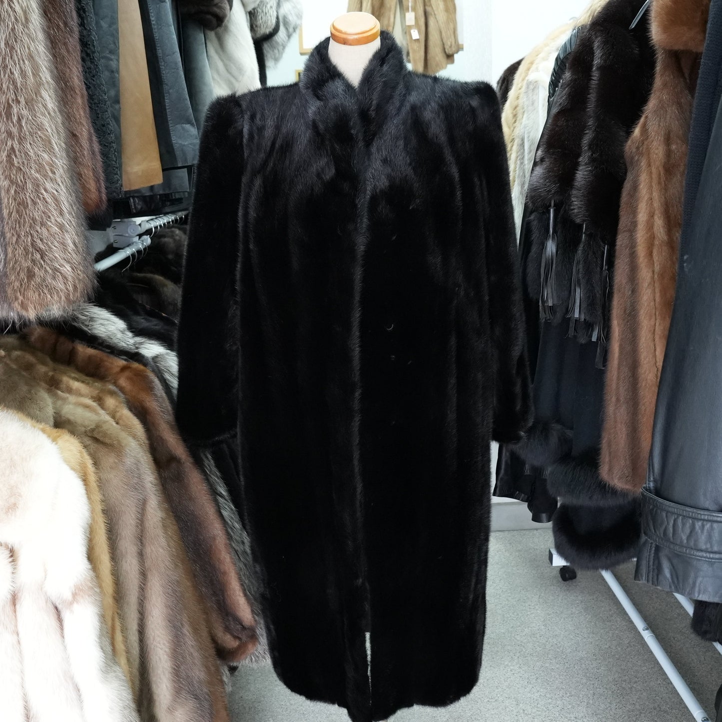 Black Mink Long Coat SAGA MINK - Genuine Vintage Fur From Japan