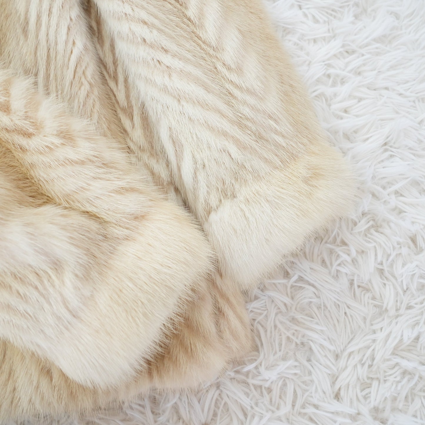 White Mink ZipZag Pattern Genuine Vintage Fur Japan