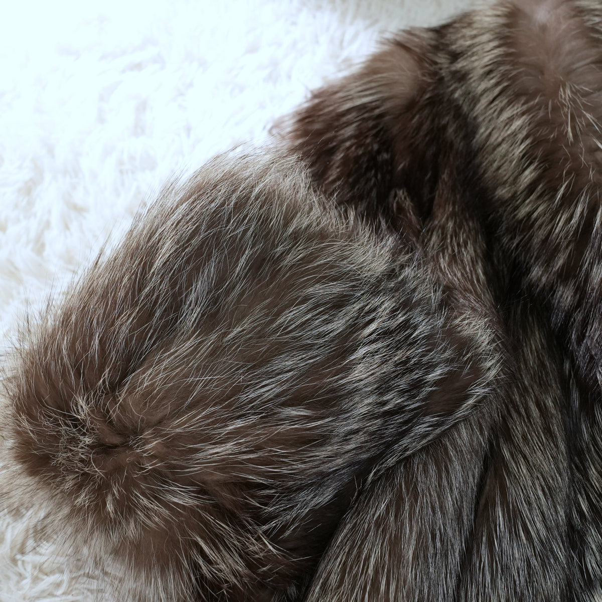Silver Fox Fur Coat SAGA FOX - Genuine Vintage Fur From Japan