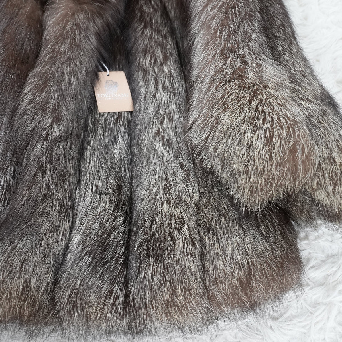 Silver Fox Fur Coat Soft and Fuluffy - Genuine Vintage Fur From Japan