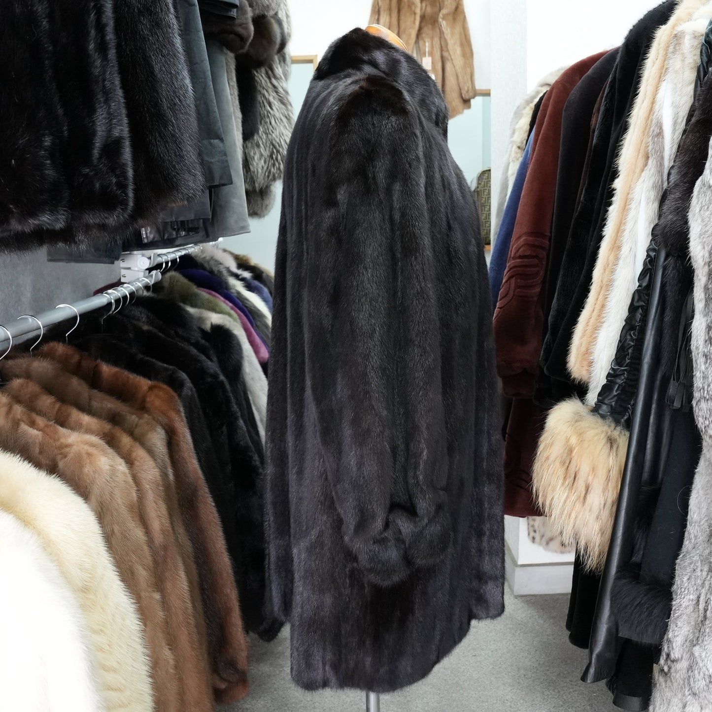 ROYAL SAGA MINK Fur Coat - Genuine Vintage Fur From Japan