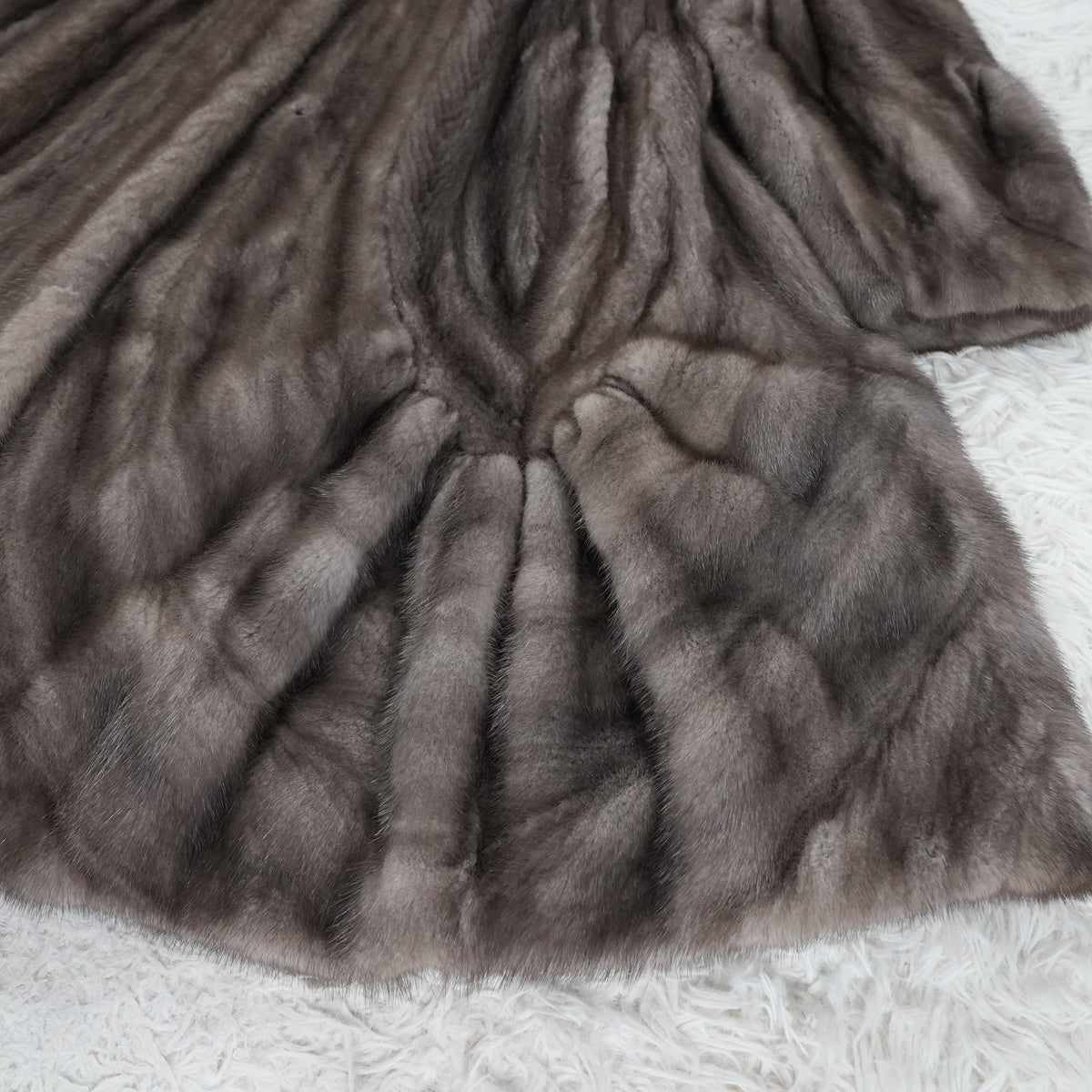 Blue iris Mink Fur Coat Patterned hem AMERICAN Legend - Genuine Vintage Fur From Japan