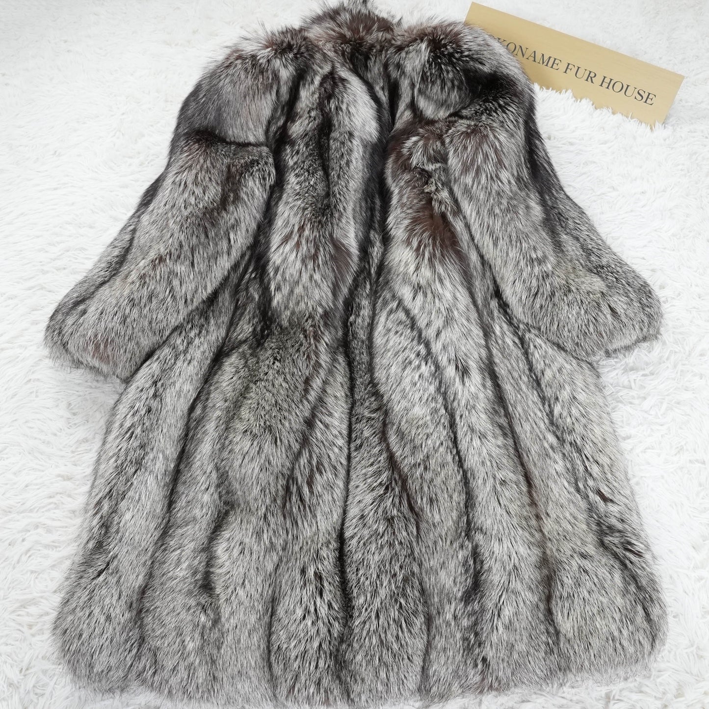 Silver Fox Long Coat SAGA FOX Soft & Fluffy - Genuine Vintage Fur From Japan