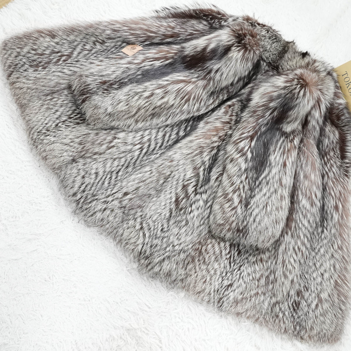 Silver Fox Coat SAGA FOX - Genuine Vintage Fur From Japan