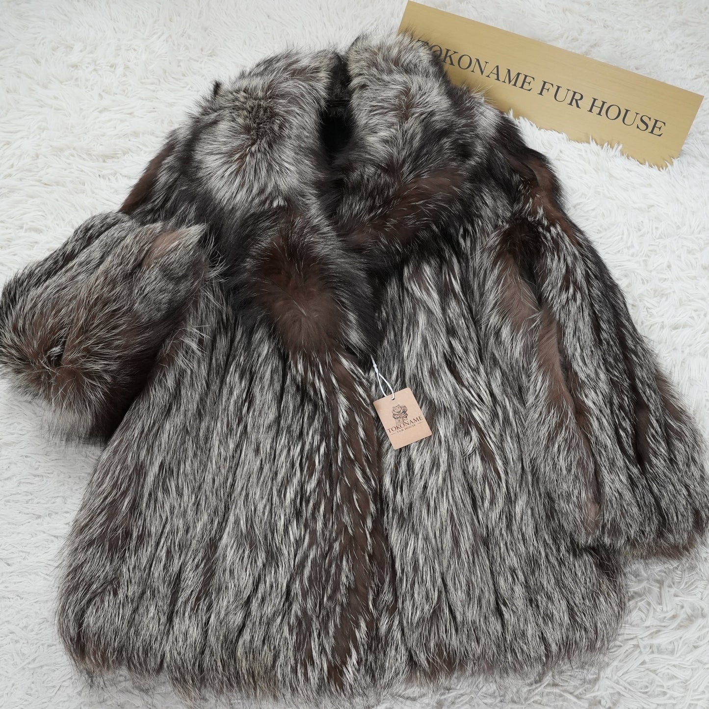 Silver Fox Fur Coat SAGA FOX - Genuine Vintage Fur From Japan
