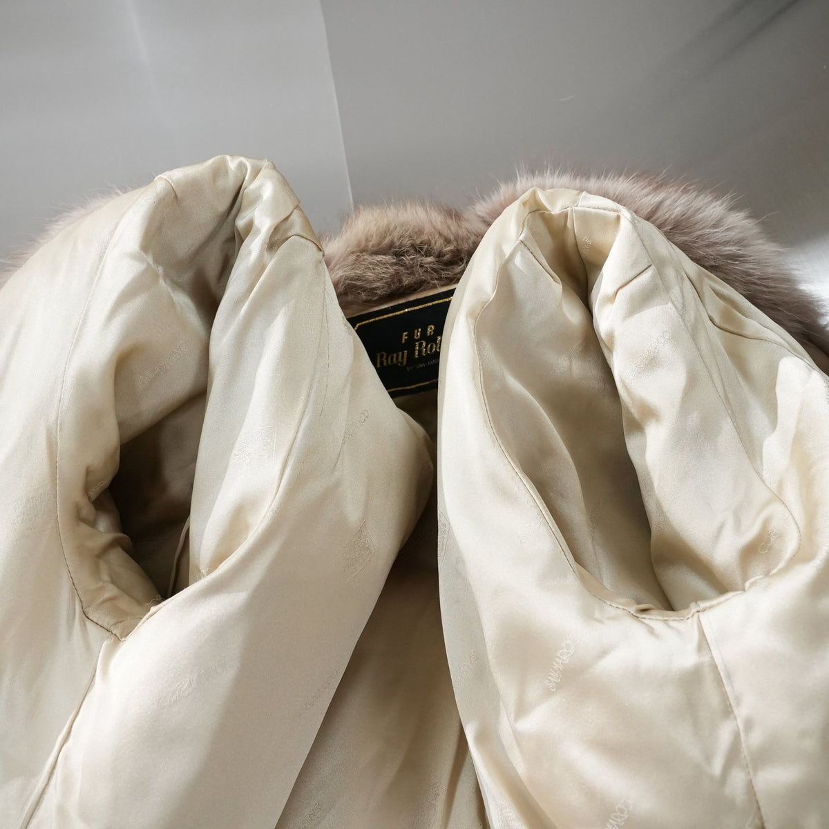 Khaki Brown Dyed Fox Fur Coat - Genuine Vintage Fur From Japan